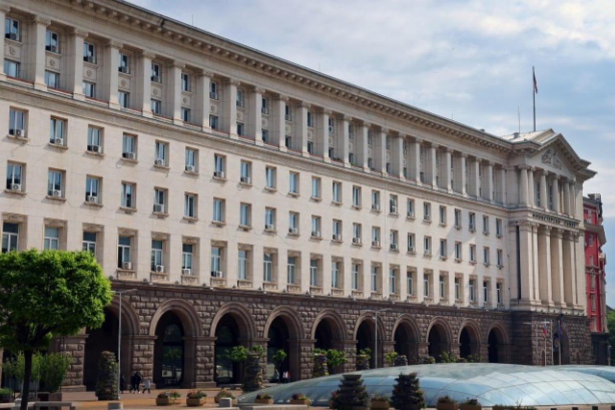 Успешно приключи евакуацията на българите от Техеран