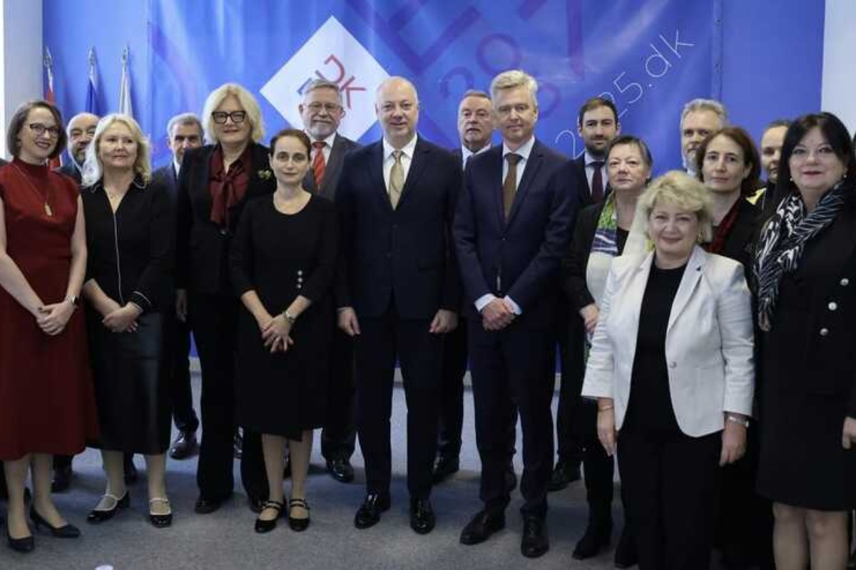  Успешното въвеждане на еврото в България обсъди премиерът Желязков с посланиците на страните от ЕС