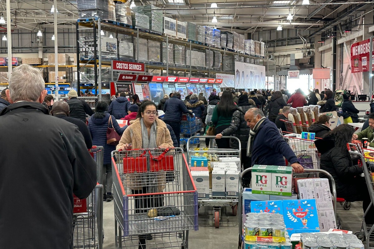 Британските супермаркети предупреждават за ценови натиск, ако бъдат обложени с допълнителен данък върху бизнес ставките