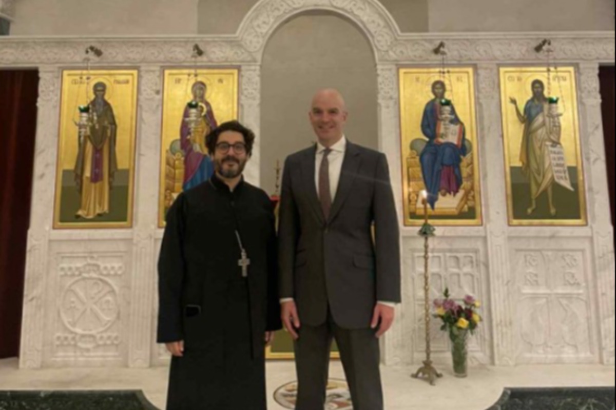 Посланикът на Великобритания в България Н. Пр. Натаниел Копси посети българската църква в Лондон