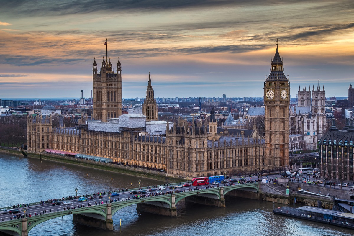 Нов закон ще ограничава протестите пред домовете на държавните служители във Великобритания