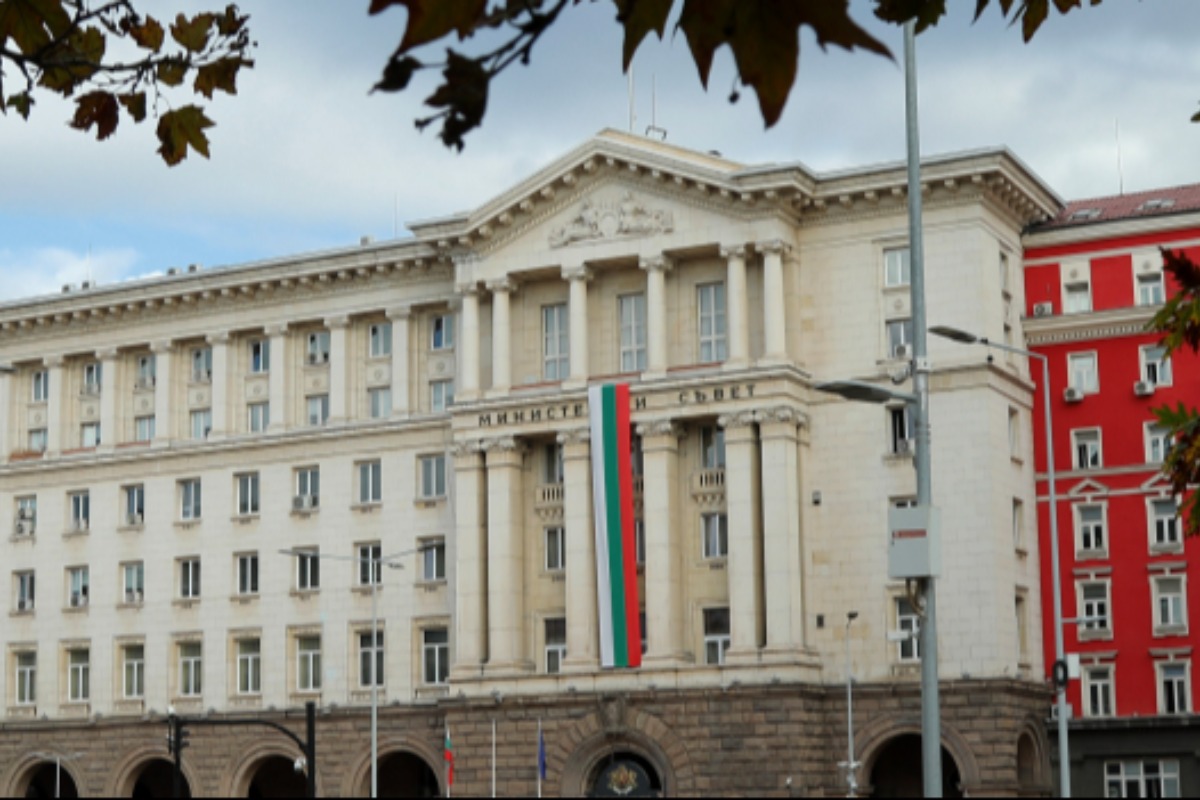  Кабинетът на Росен Желязков подаде оставка, България върви отново към предсрочни избори