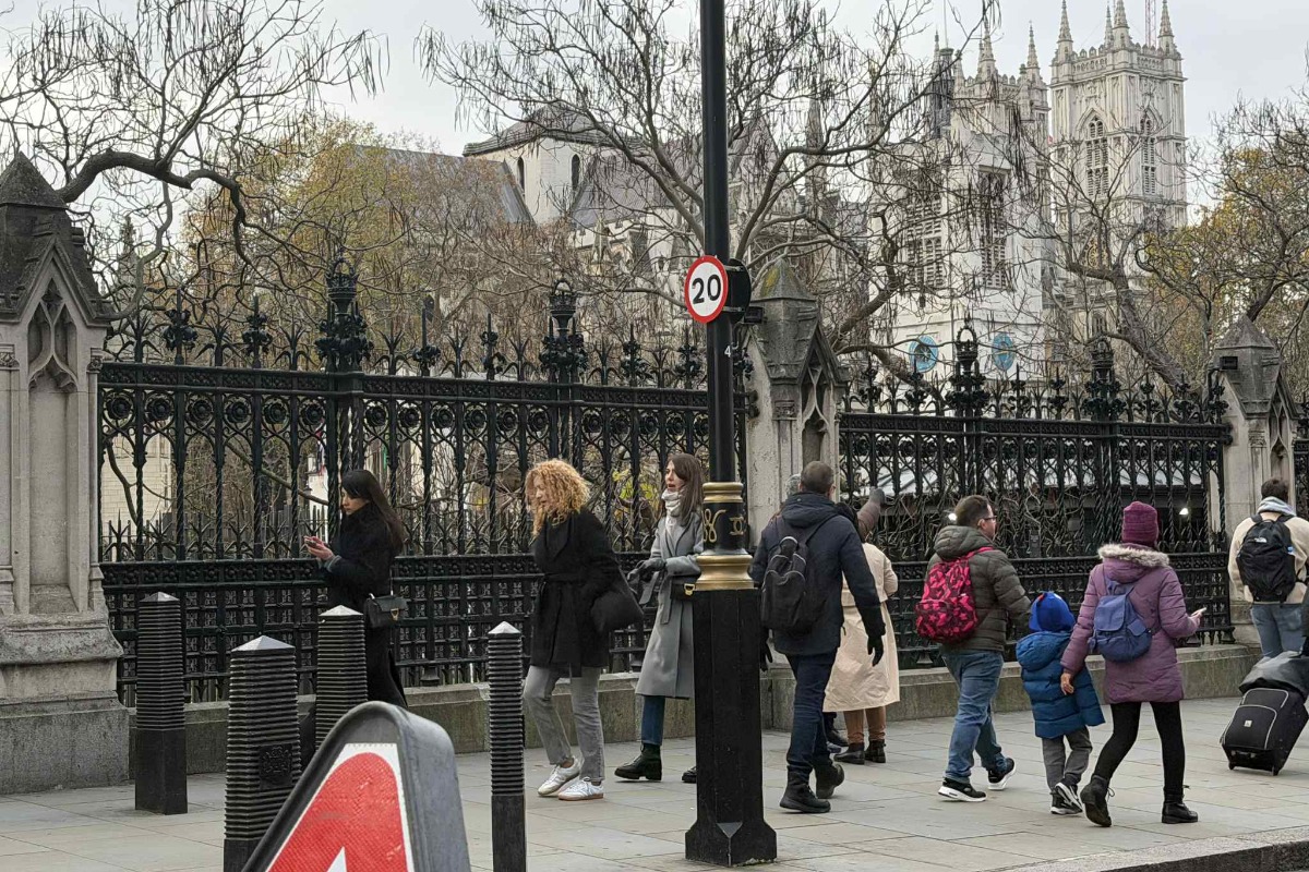  Хиляди хора във Великобритания ще имат достъп до безплатна правна помощ