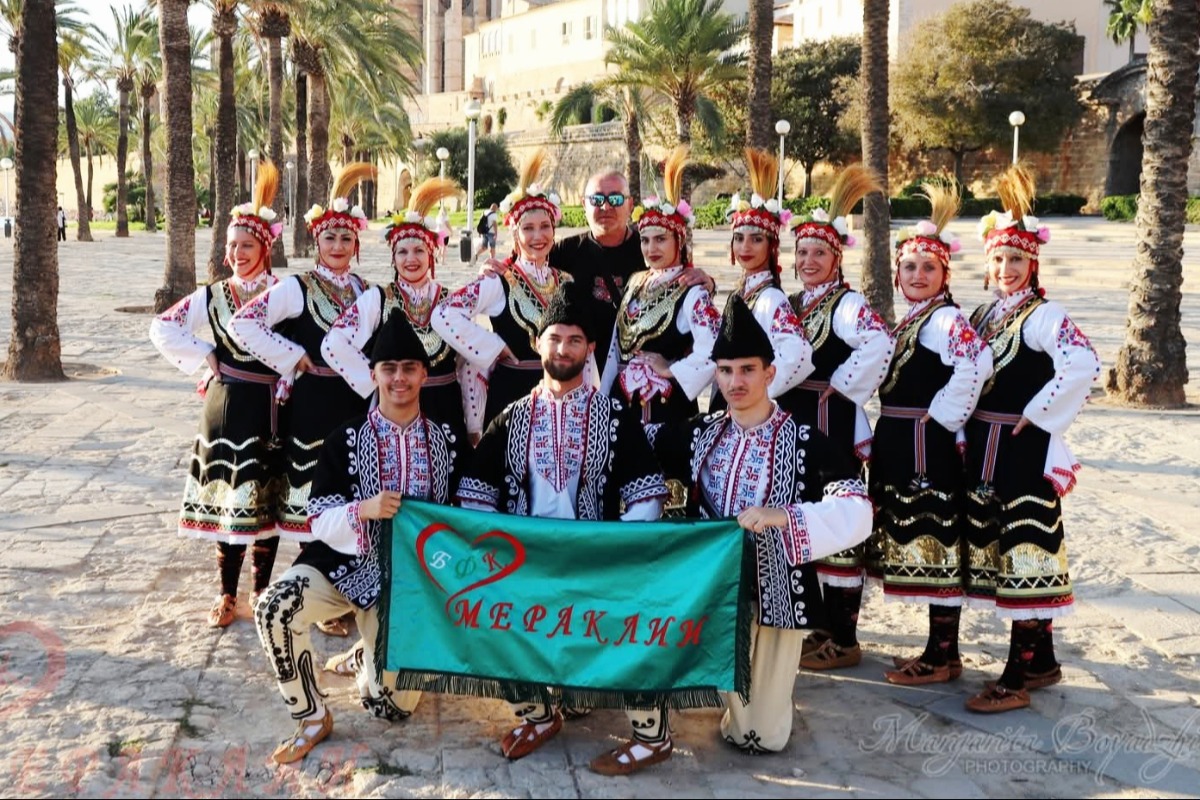 Успехът на БФК „Мераклии“ в Лондон е в резултат на постоянство, усилен труд и огромната любов към българския фолклор