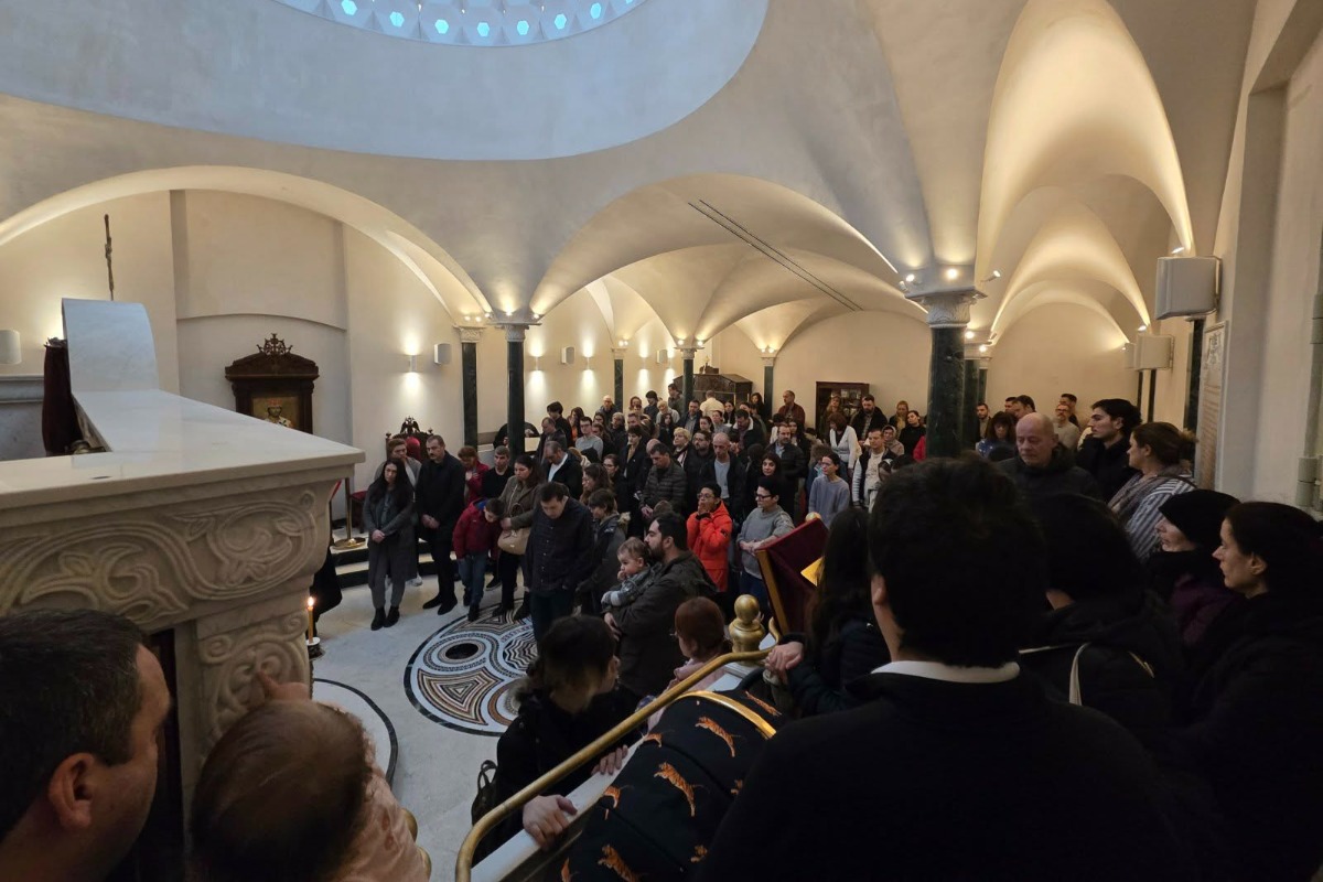 Българите в Лондон отбелязват Неделя Кръстопоклонна заедно с митрополит Антоний 