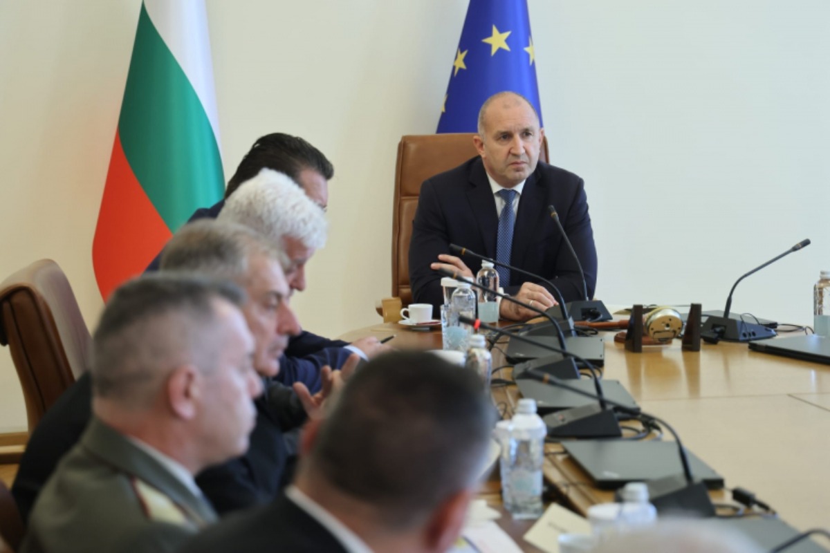 Радев: Атаката срещу два търговски кораба в българската икономическа зона е абсолютно недопустима