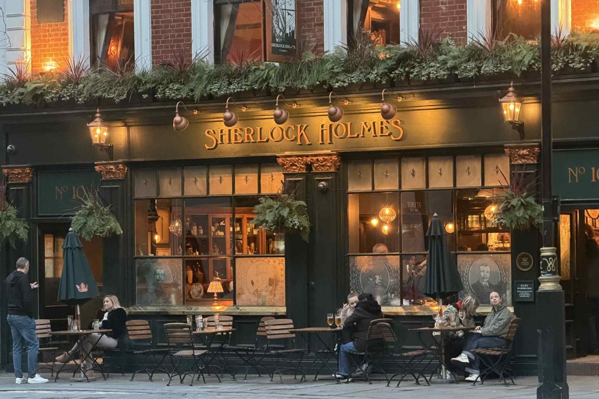 Британското правителство подкрепя питейните заведения с нов пакет от мерки