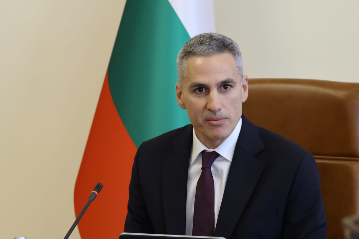  Премиерът Андрей Гюров: Задействана е операция по сплашване, кабинетът няма да се огъне