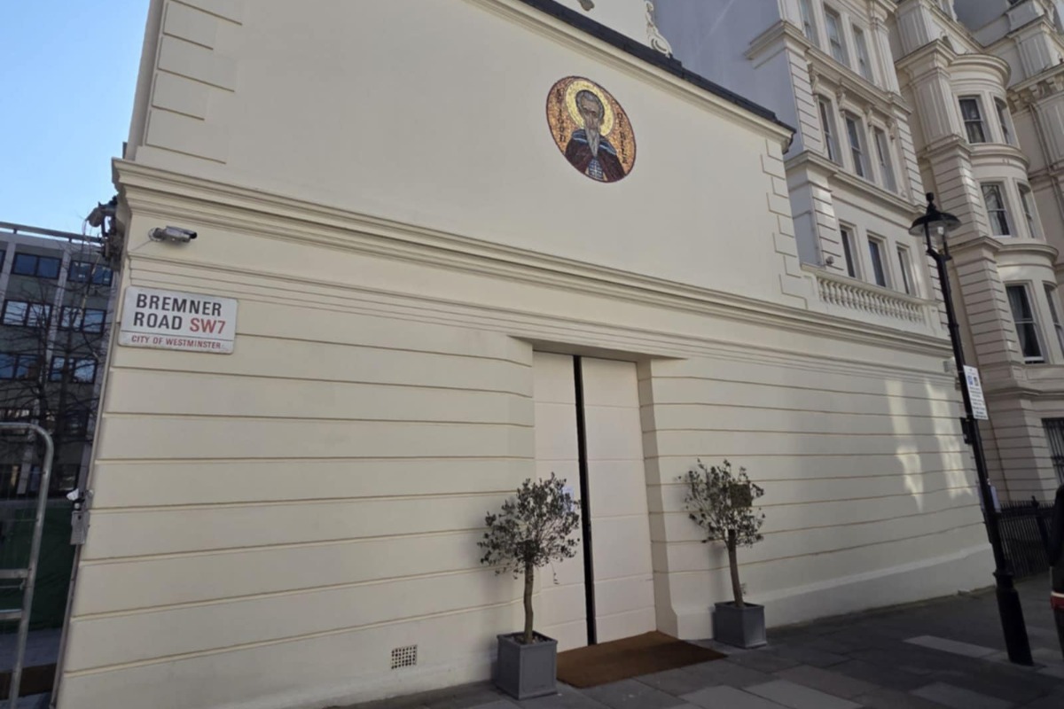 Писателят Клаус Кенет пристига в Лондон за среща с миряните в българската църква „Свети Йоан Рилски“