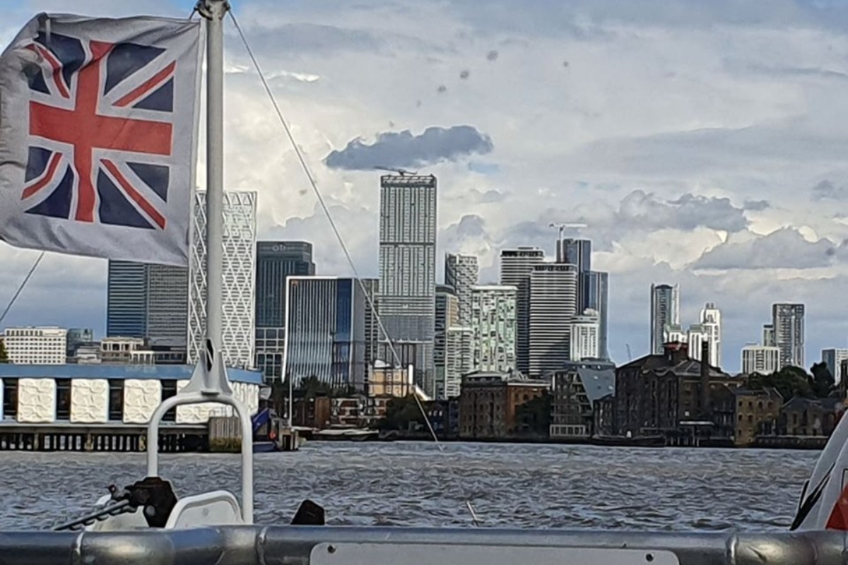 Лодки с общо 325 мигранти достигнаха до бреговете на Обединеното кралство