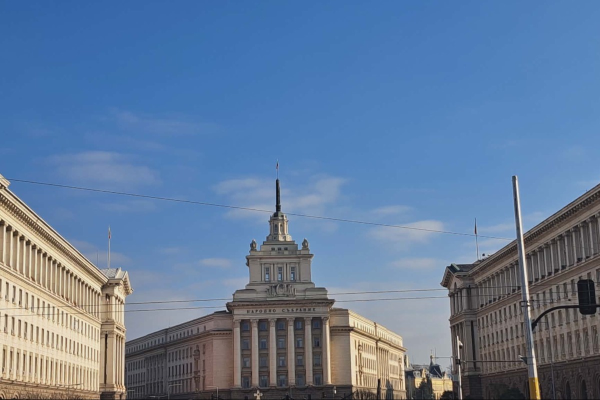 Българите избират 52-ро Народно събрание