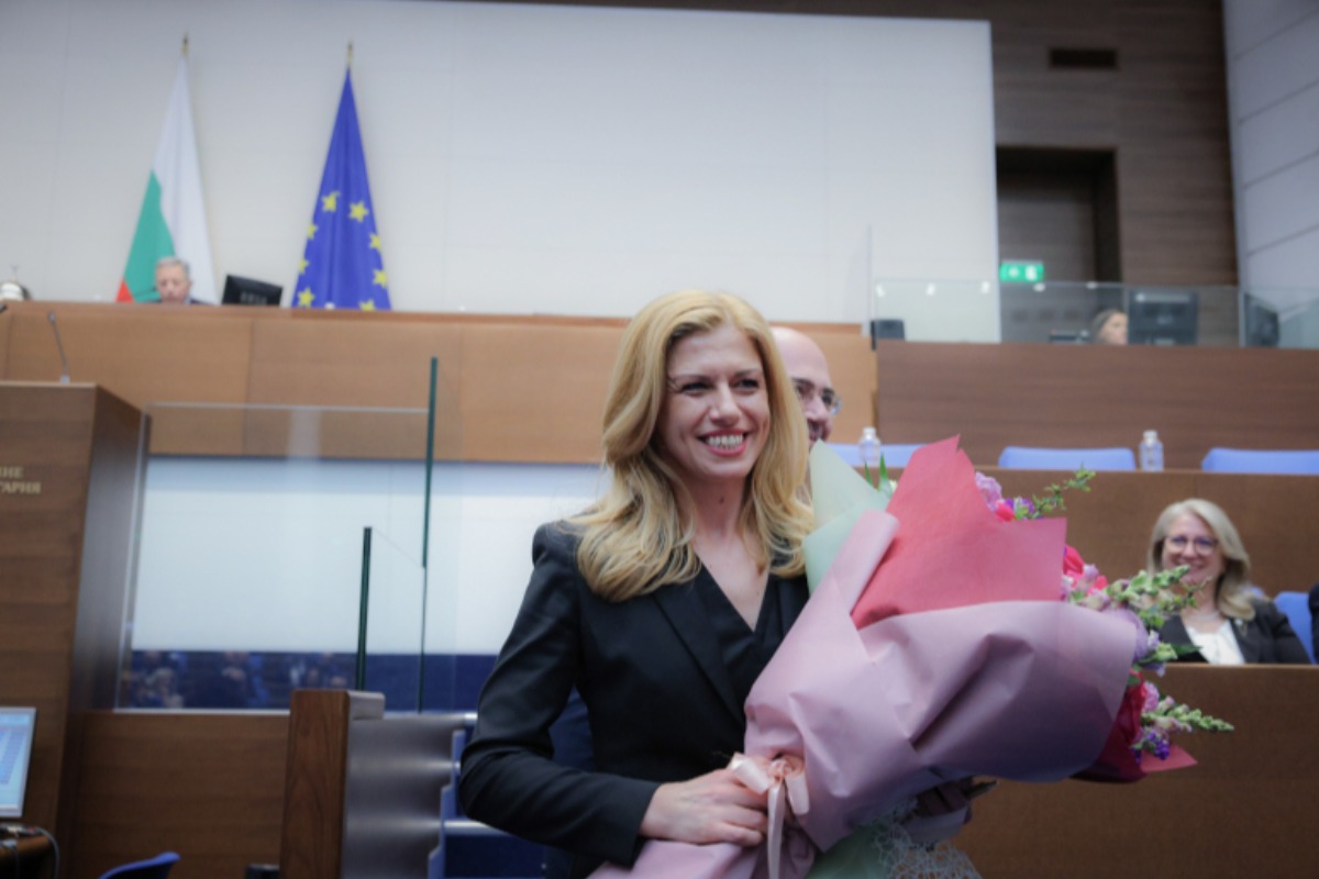 Михаела Доцова оглави парламента и даде заявка за връщане към правовата държава
